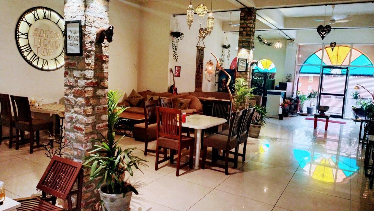 Rangbaari Stays & Cafe Джодхпур Экстерьер фото